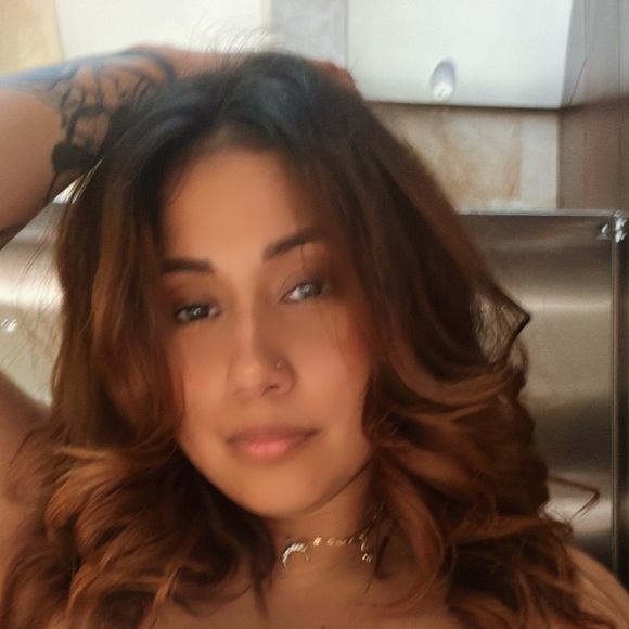 Meet your Posher, Ana - Picture 1 of 1